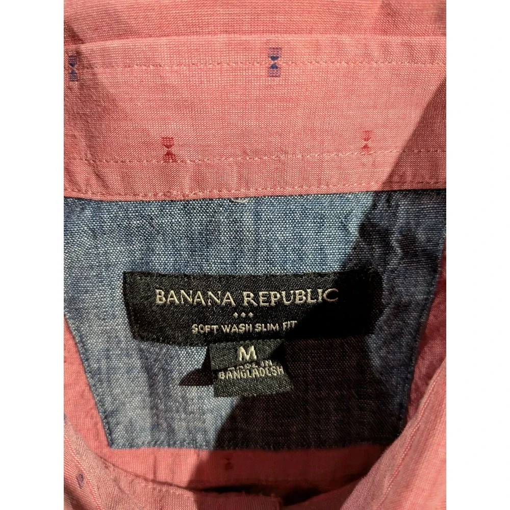 Banana Republic Soft Wash Slim Fit‎ Button Shirt Red Textured Medium